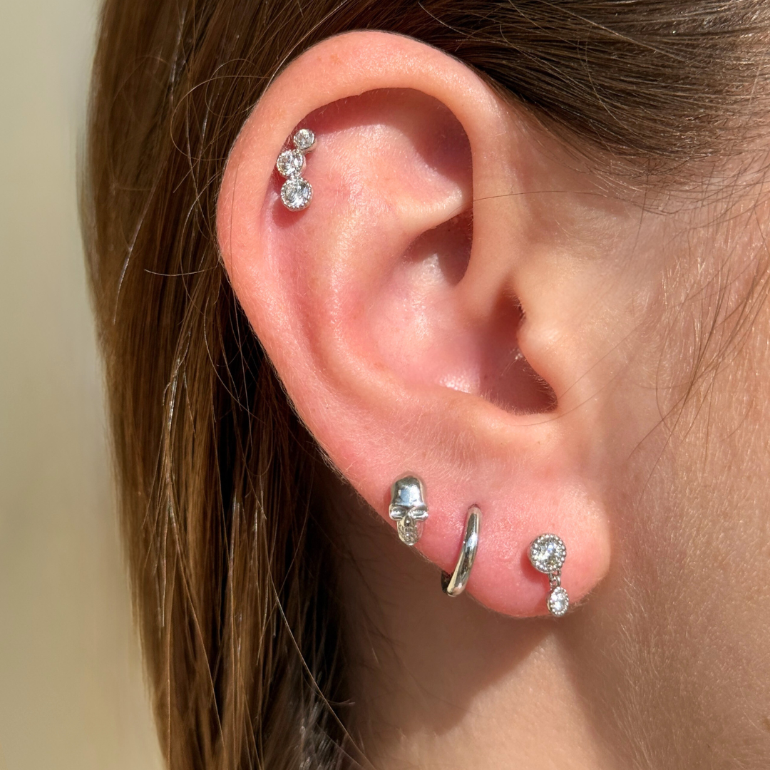 Graduated Gemstone Flat Back Stud Milgrain Set in Solid 14k White Gold