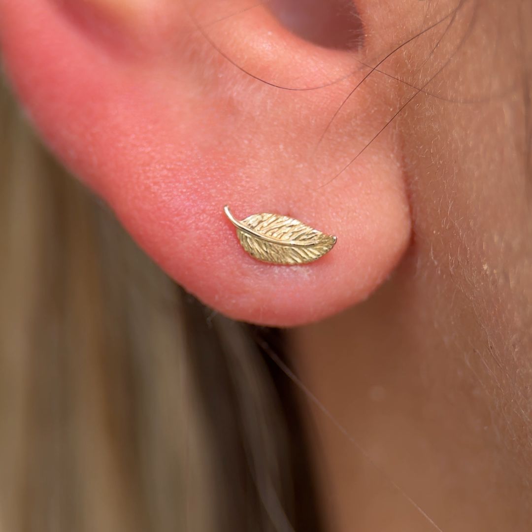 Leaf Flat Back Stud in Solid 14k Yellow Gold