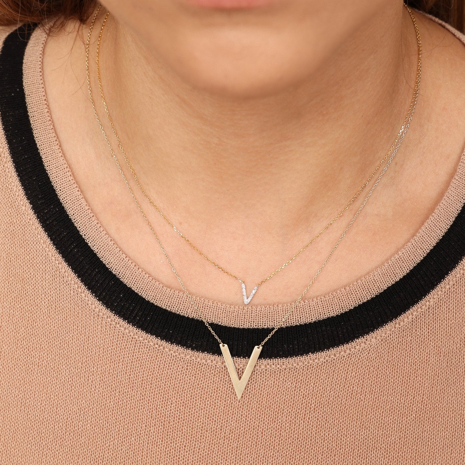 Chevron V Station Necklace in Solid Gold Necklaces Estellacollection #product_description# 17665 10k 14k Make Collection #tag4# #tag5# #tag6# #tag7# #tag8# #tag9# #tag10#